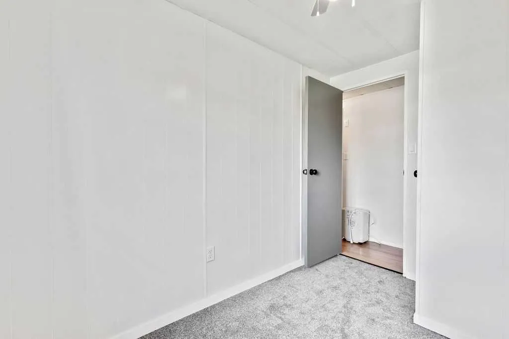 6220 17 Avenue SE Calgary AB T2A 4V5