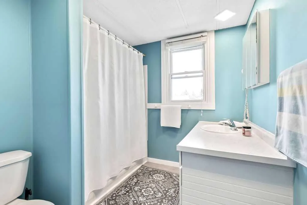 6220 17 Avenue SE Calgary AB T2A 4V5