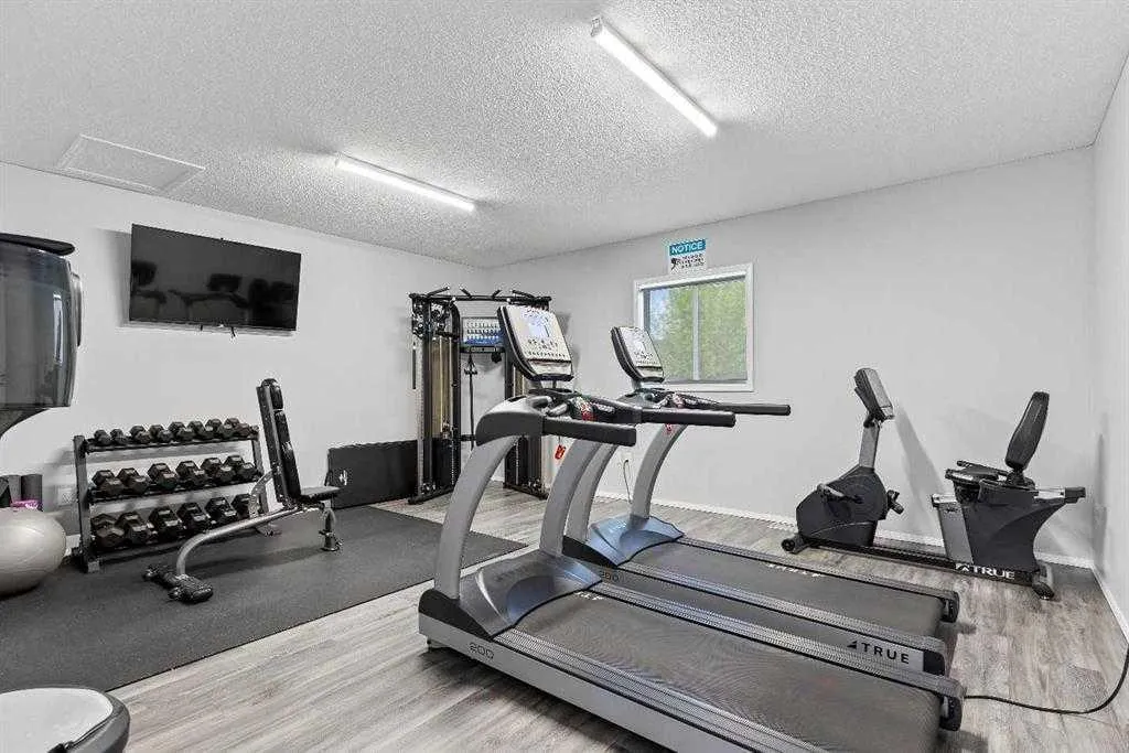6220 17 Avenue SE Calgary AB T2A 4V5