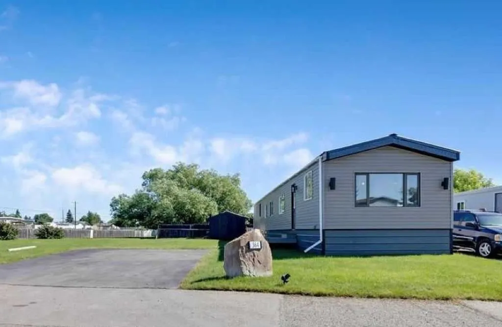 6220 17 Avenue SE Calgary AB T2A 4V5