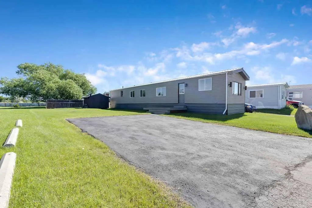 6220 17 Avenue SE Calgary AB T2A 4V5