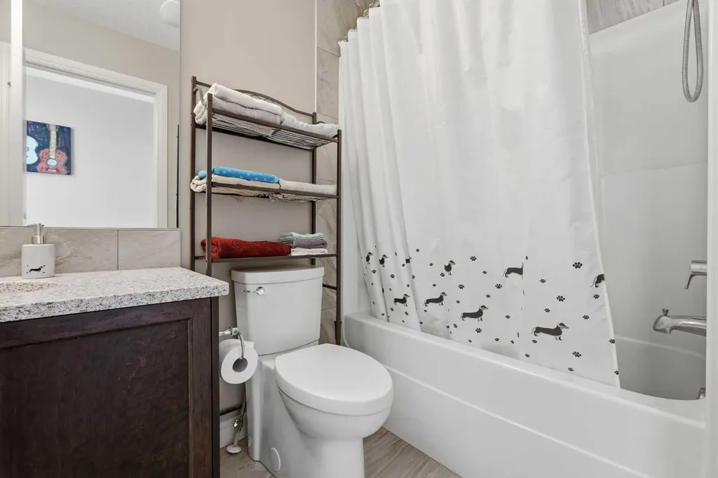 522 Sherwood Boulevard NW Calgary AB T3R 0Y6