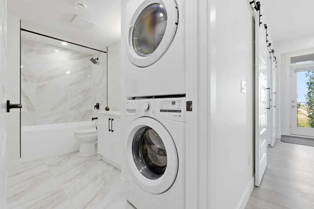 522 Sherwood Boulevard NW Calgary AB T3R 0Y6
