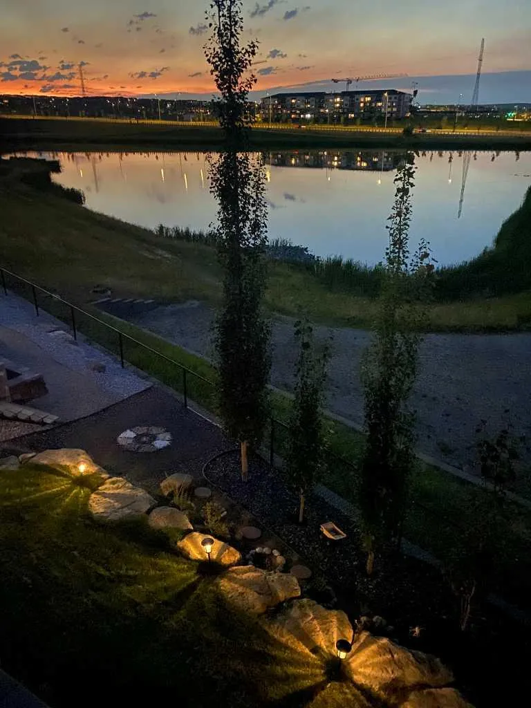 522 Sherwood Boulevard NW Calgary AB T3R 0Y6