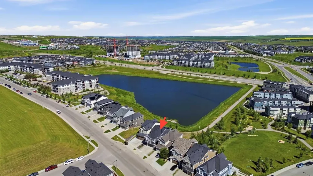 522 Sherwood Boulevard NW Calgary AB T3R 0Y6