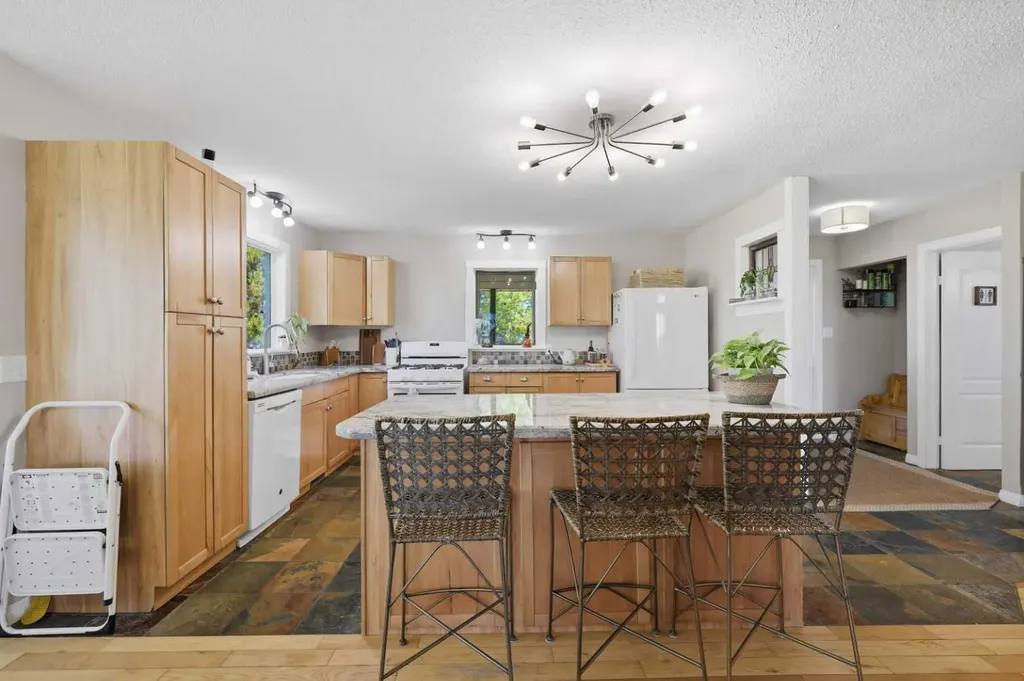 41416 Range Road 34 Rural Lacombe County AB T0C 2J0