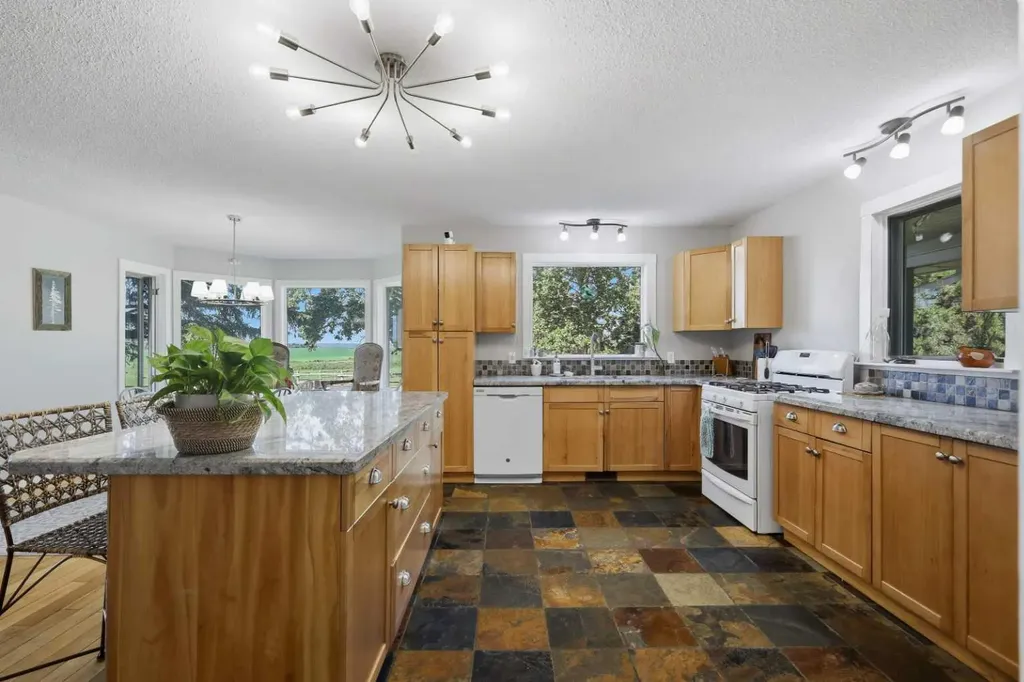 41416 Range Road 34 Rural Lacombe County AB T0C 2J0