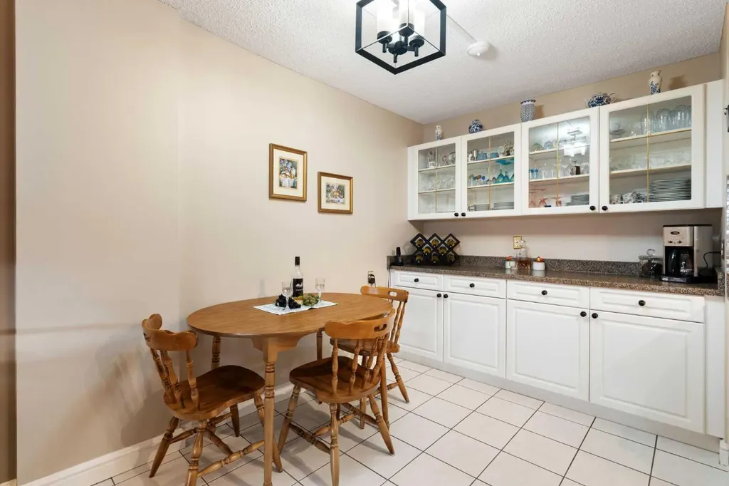 202 Braeglen Close SW Calgary AB T2W 2B1