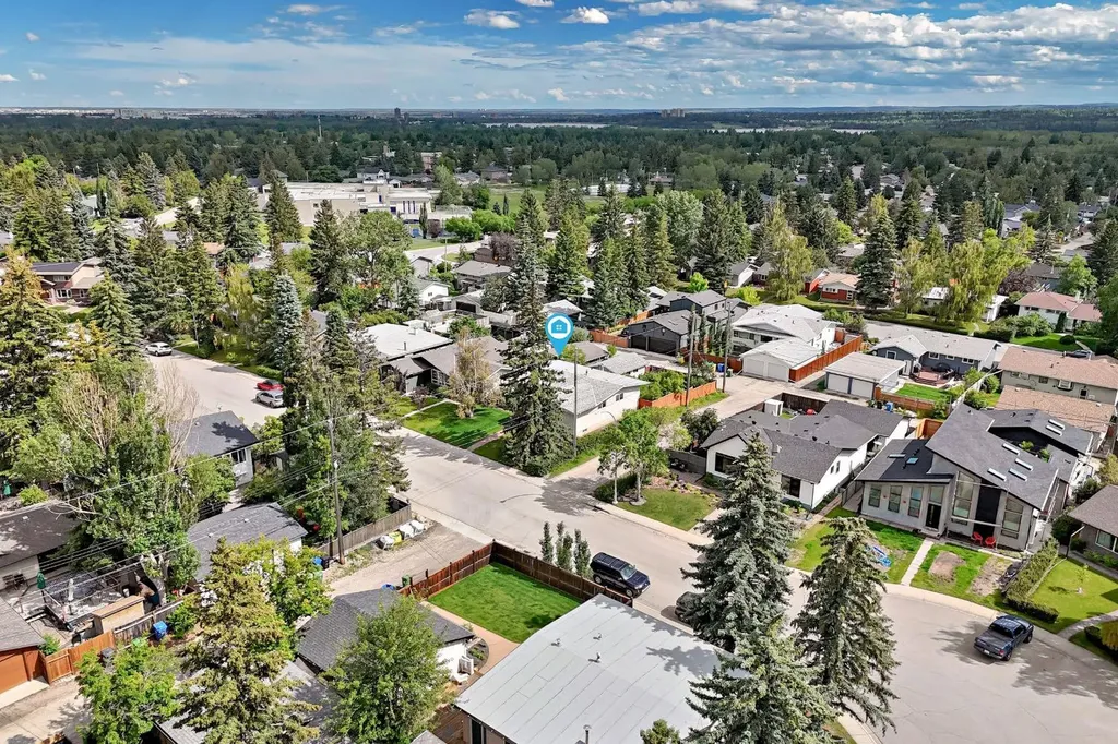 5804 Lodge Crescent SW Calgary AB T3E 5Y7
