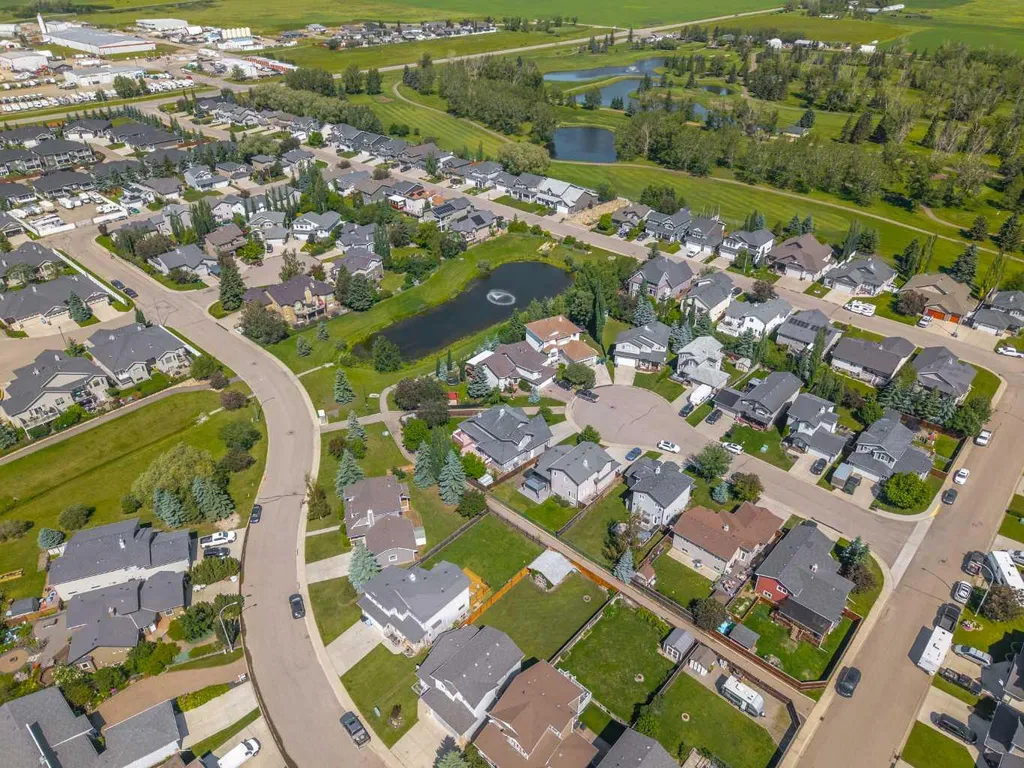 759 Stonehaven Drive Carstairs AB T0M 0N0