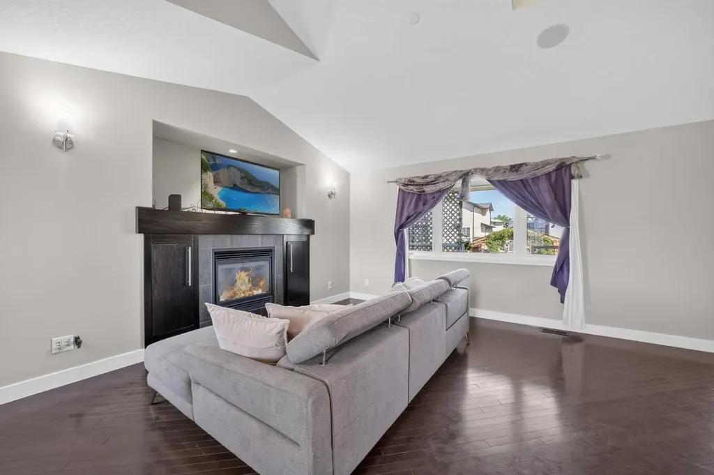 759 Stonehaven Drive Carstairs AB T0M 0N0