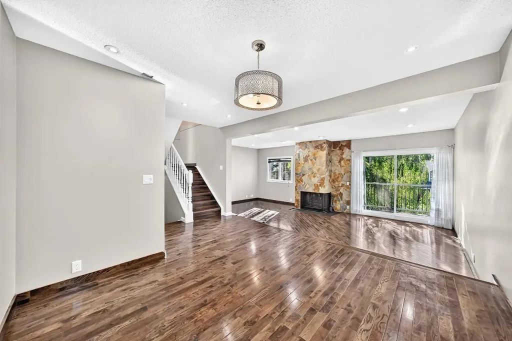 448 Strathcona Drive SW Calgary AB T5H 1M3
