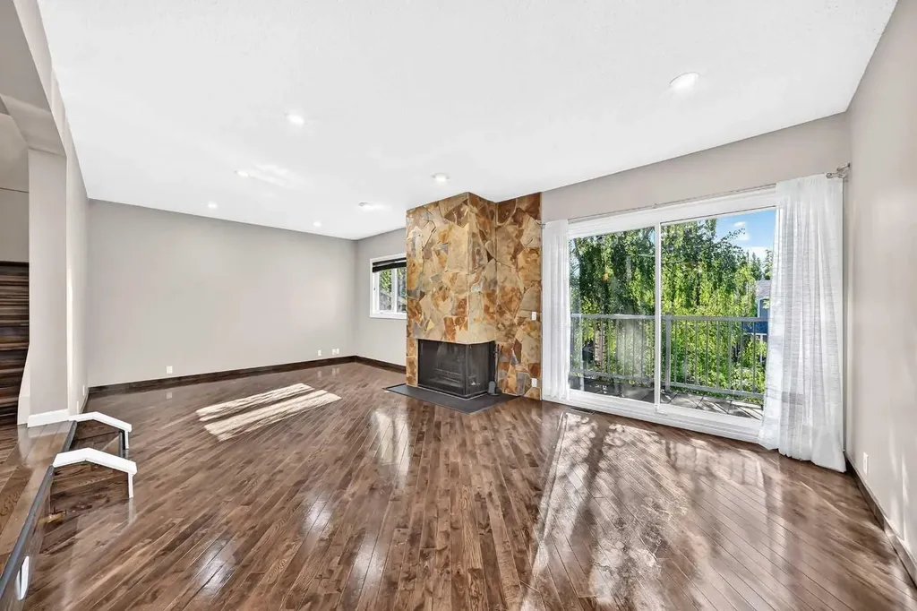 448 Strathcona Drive SW Calgary AB T3H 1M3