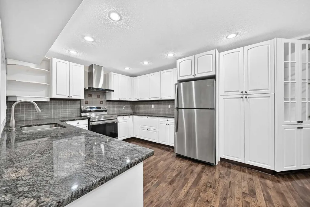 448 Strathcona Drive SW Calgary AB T3H 1M3