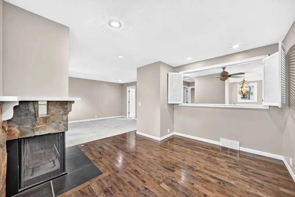 448 Strathcona Drive SW Calgary AB T3H 1M3