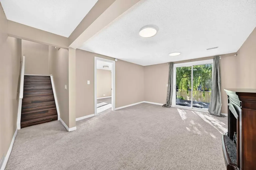448 Strathcona Drive SW Calgary AB T5H 1M3
