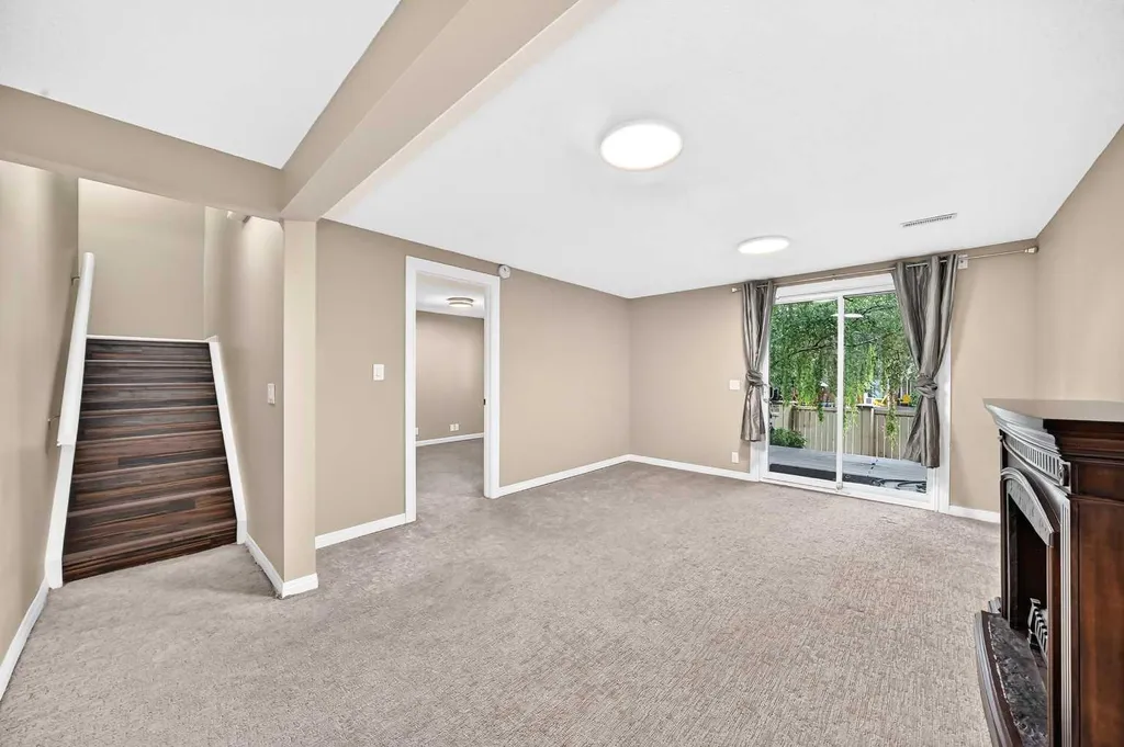 448 Strathcona Drive SW Calgary AB T3H 1M3