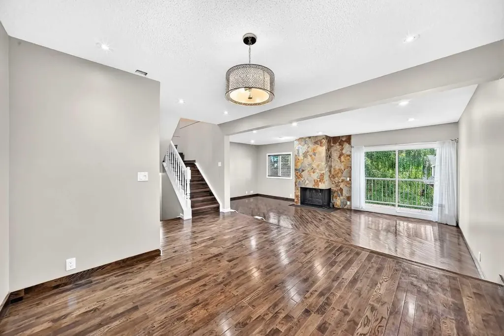 448 Strathcona Drive SW Calgary AB T3H 1M3