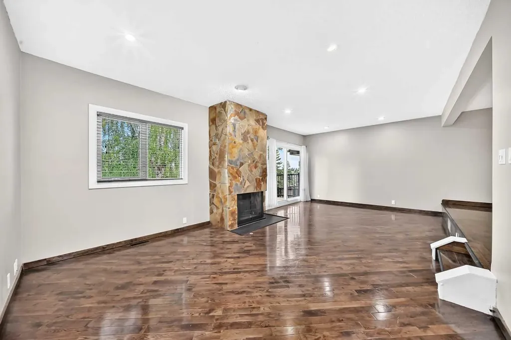 448 Strathcona Drive SW Calgary AB T3H 1M3