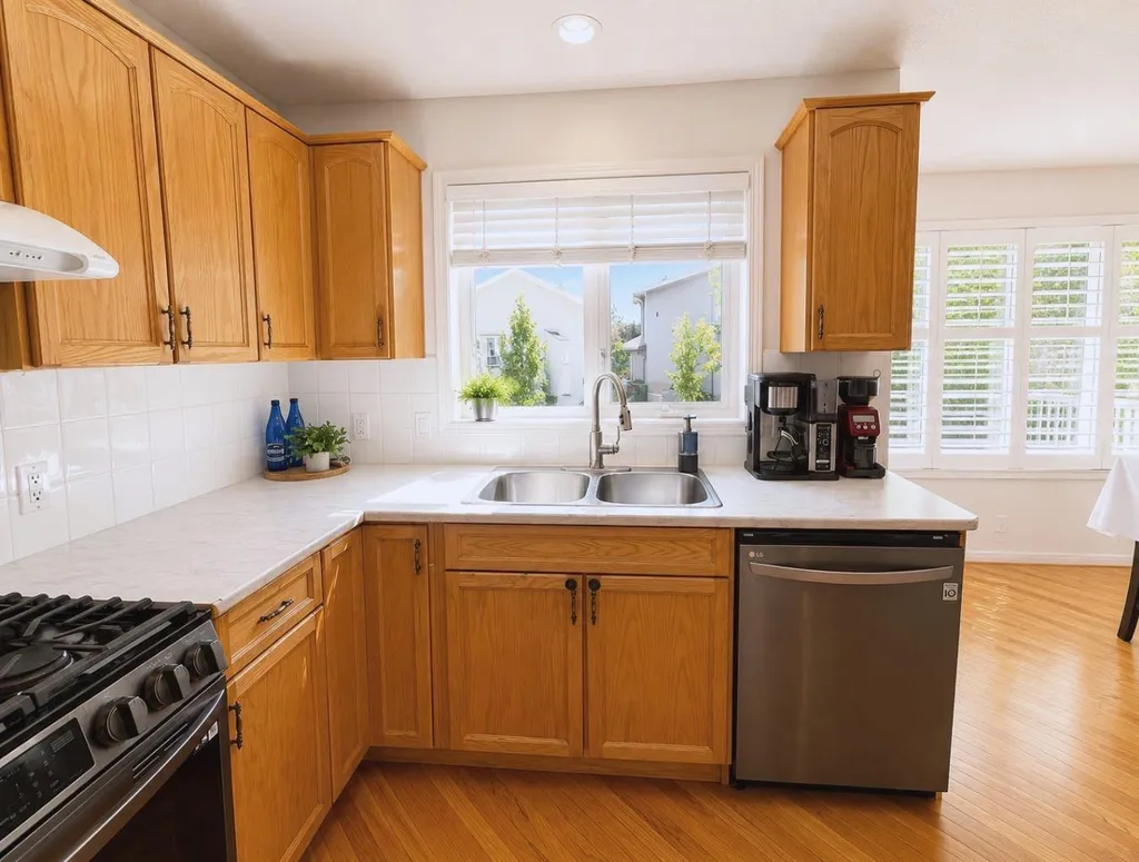 513 Sierra Madre Court SW Calgary AB T3H 3H5