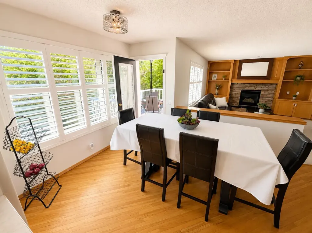 513 Sierra Madre Court SW Calgary AB T3H 3H5