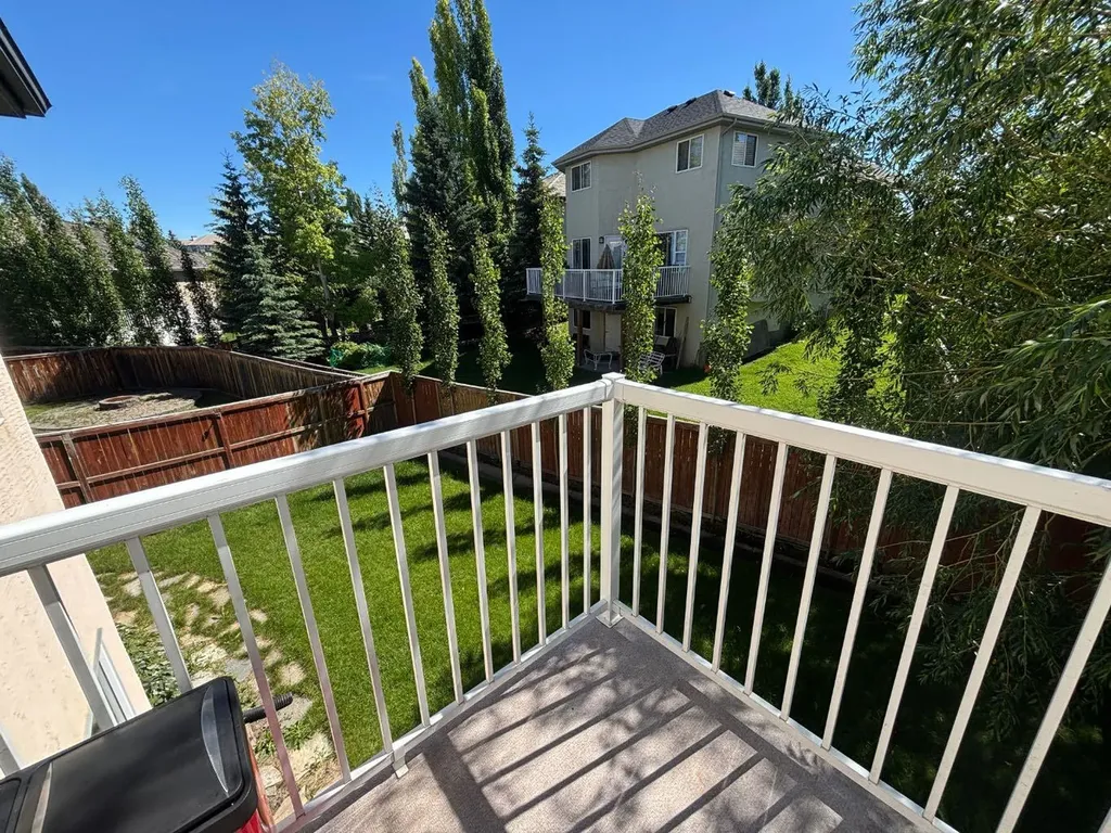 513 Sierra Madre Court SW Calgary AB T3H 3H5