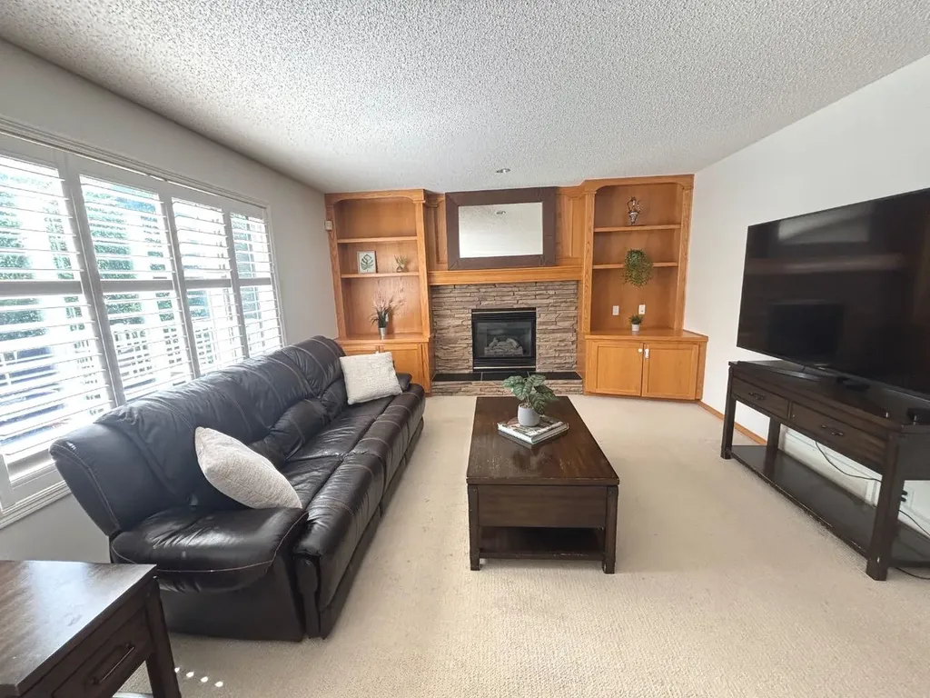 513 Sierra Madre Court SW Calgary AB T3H 3H5