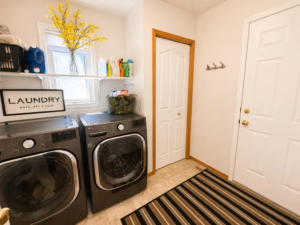513 Sierra Madre Court SW Calgary AB T3H 3H5