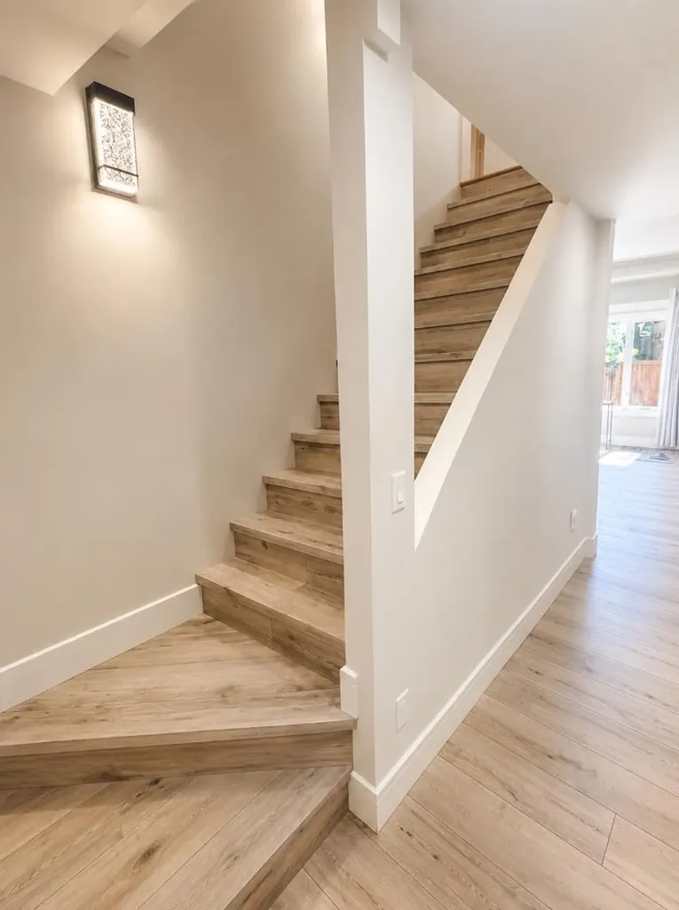513 Sierra Madre Court SW Calgary AB T3H 3H5