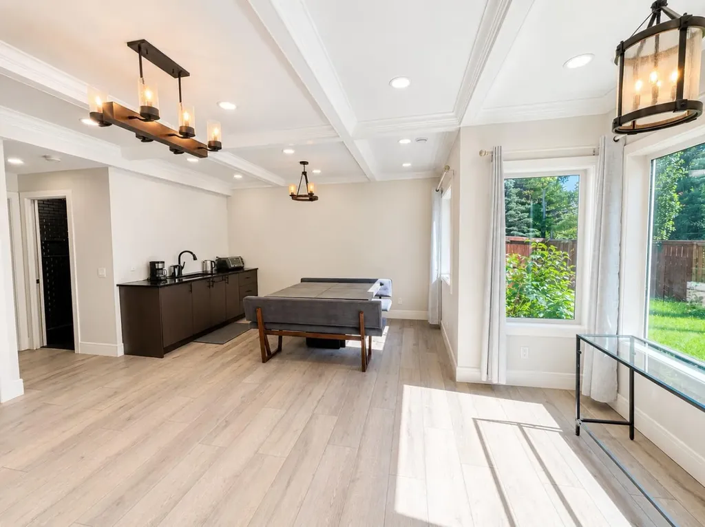 513 Sierra Madre Court SW Calgary AB T3H 3H5