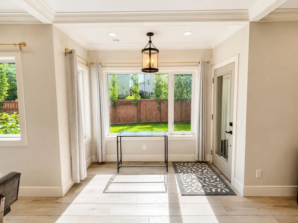 513 Sierra Madre Court SW Calgary AB T3H 3H5