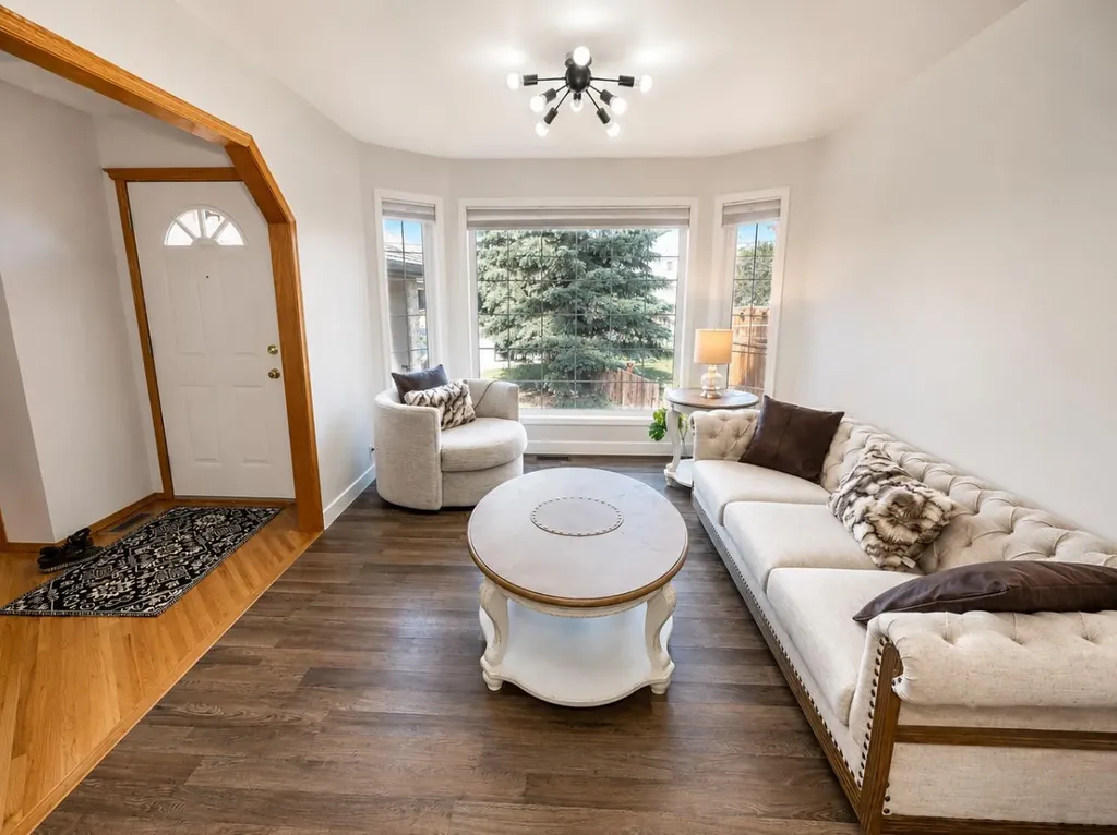 513 Sierra Madre Court SW Calgary AB T3H 3H5