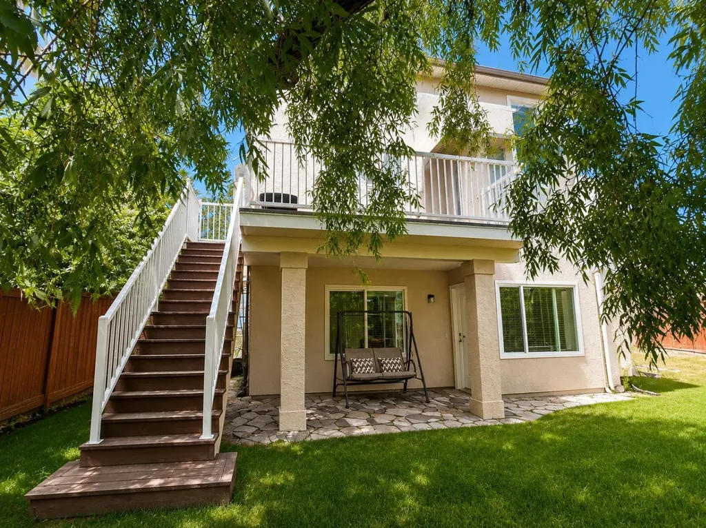 513 Sierra Madre Court SW Calgary AB T3H 3H5