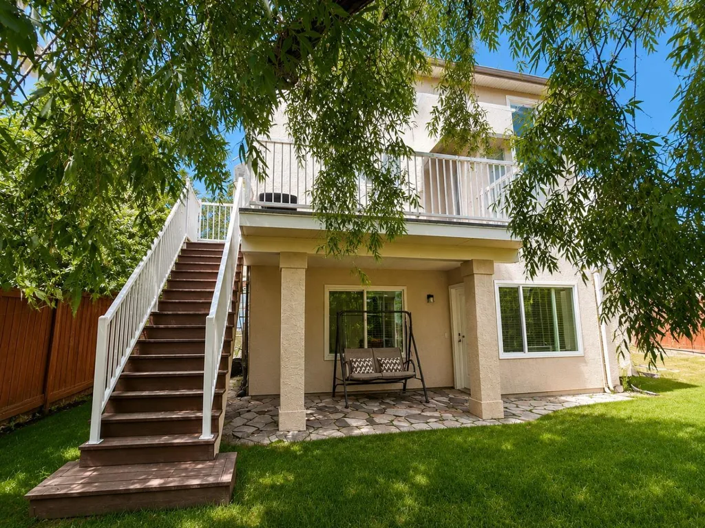513 Sierra Madre Court SW Calgary AB T3H 3H5