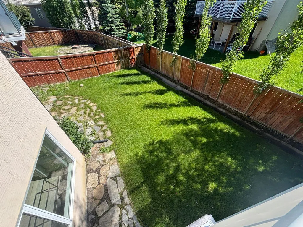 513 Sierra Madre Court SW Calgary AB T3H 3H5