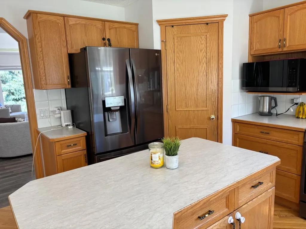 513 Sierra Madre Court SW Calgary AB T3H 3H5