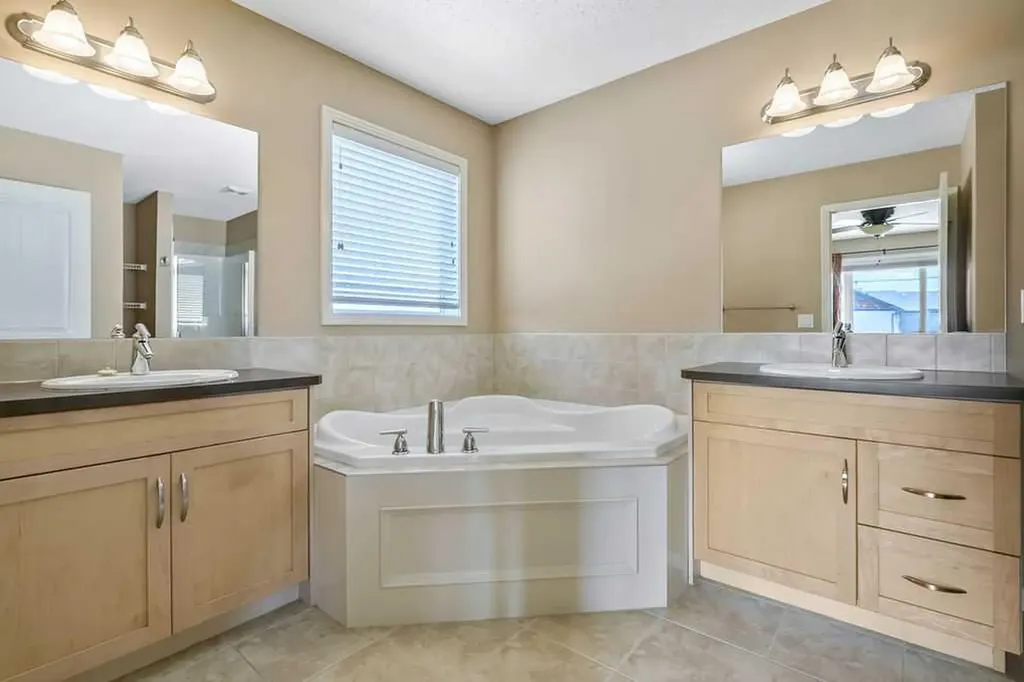 100 Westmere Way Chestermere AB T1X0C7