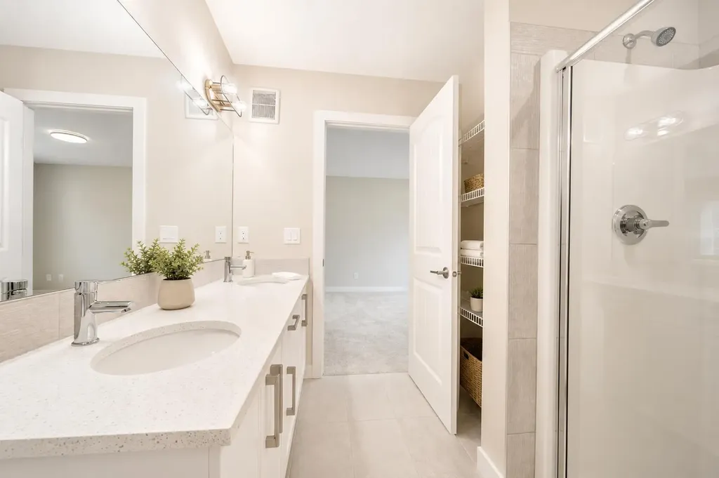 124 Waterford Way Chestermere AB T1X3A2