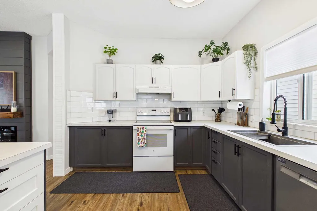 58 Hidden Crescent NW Calgary AB T3A 5L4