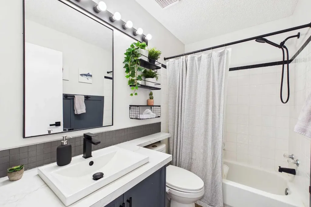 58 Hidden Crescent NW Calgary AB T3A 5L4