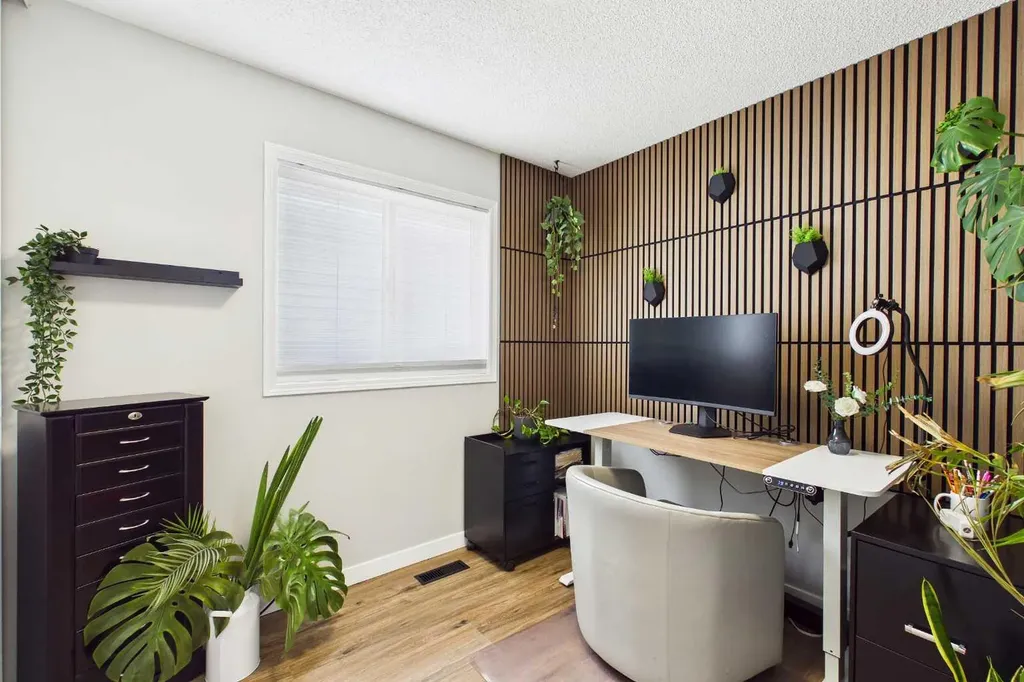 58 Hidden Crescent NW Calgary AB T3A 5L4