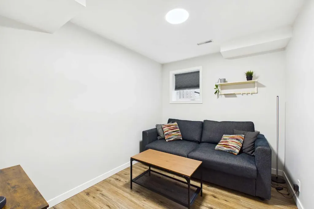 58 Hidden Crescent NW Calgary AB T3A 5L4