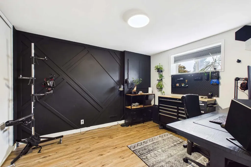 58 Hidden Crescent NW Calgary AB T3A 5L4