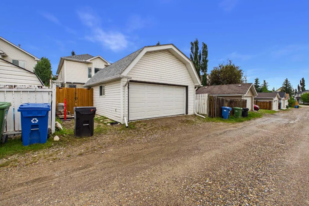 58 Hidden Crescent NW Calgary AB T3A 5L4