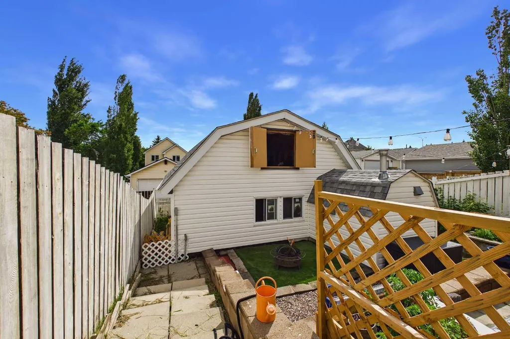 58 Hidden Crescent NW Calgary AB T3A 5L4
