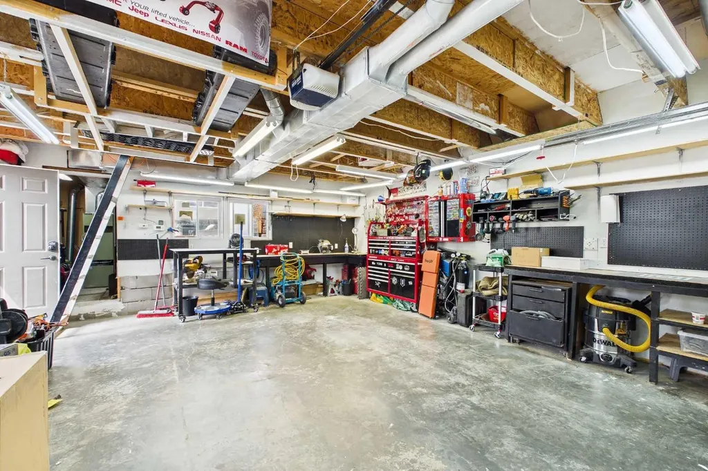 58 Hidden Crescent NW Calgary AB T3A 5L4