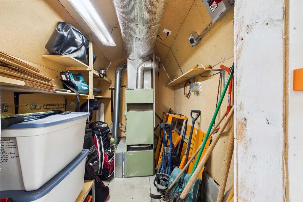 58 Hidden Crescent NW Calgary AB T3A 5L4