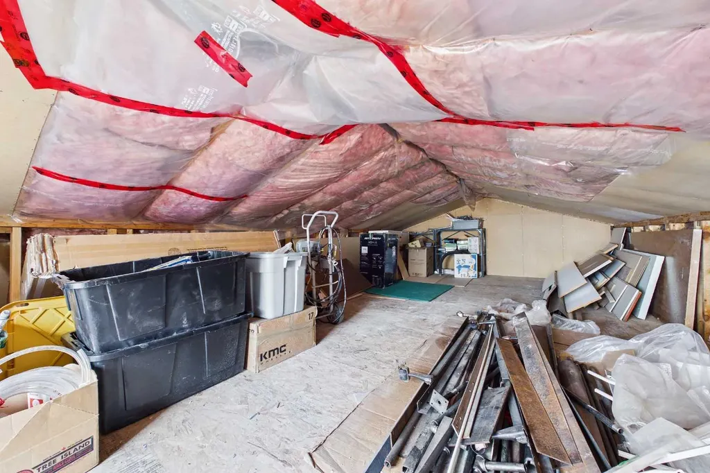 58 Hidden Crescent NW Calgary AB T3A 5L4