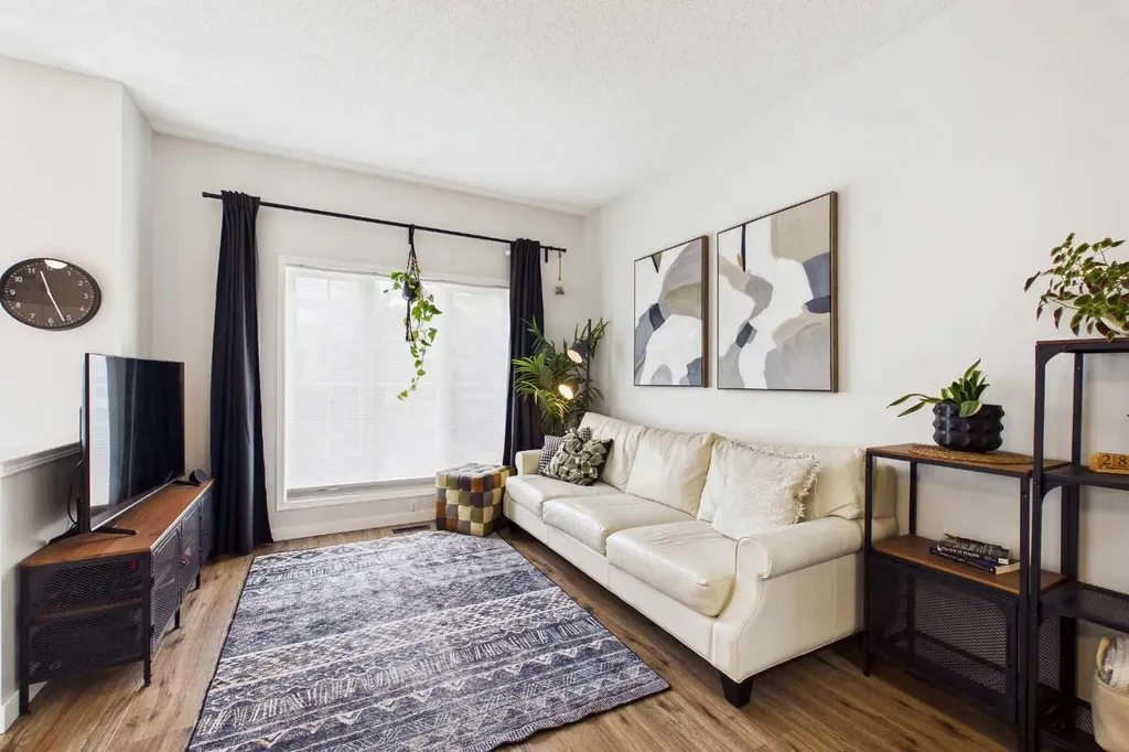 58 Hidden Crescent NW Calgary AB T3A 5L4