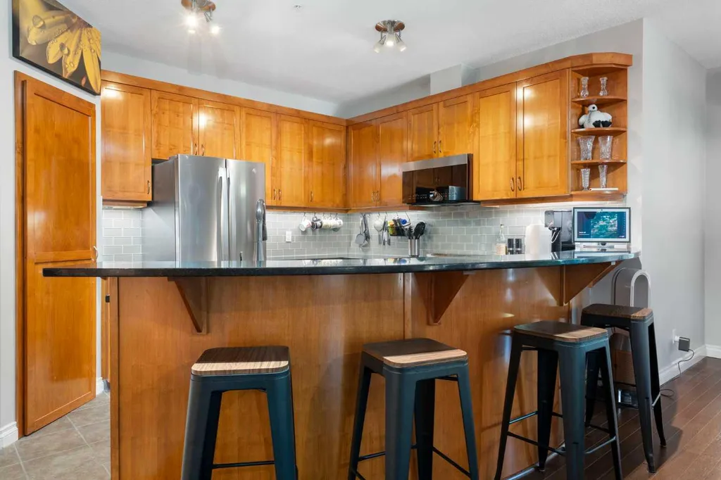 24 Hemlock Crescent SW Calgary AB T3C2Z1